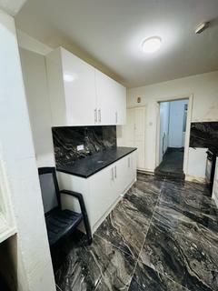 undefined, Kingsley Road , TW3 4AD