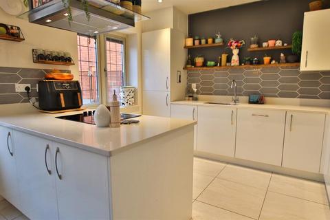 undefined, Snowdrop Close, Walton Cardiff, Tewkesbury