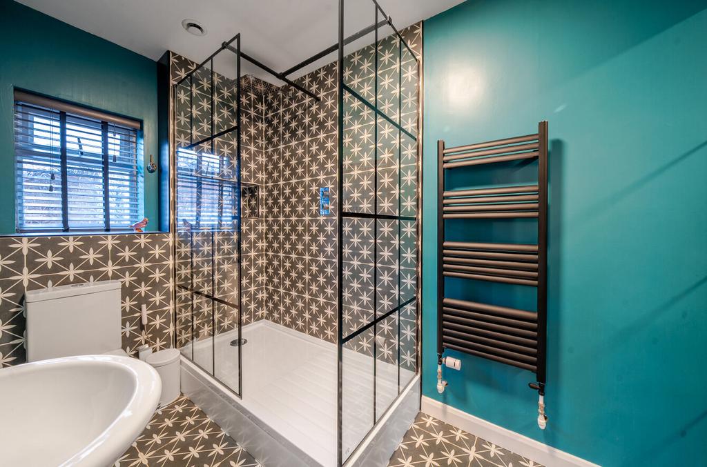 1387030 23 693183...