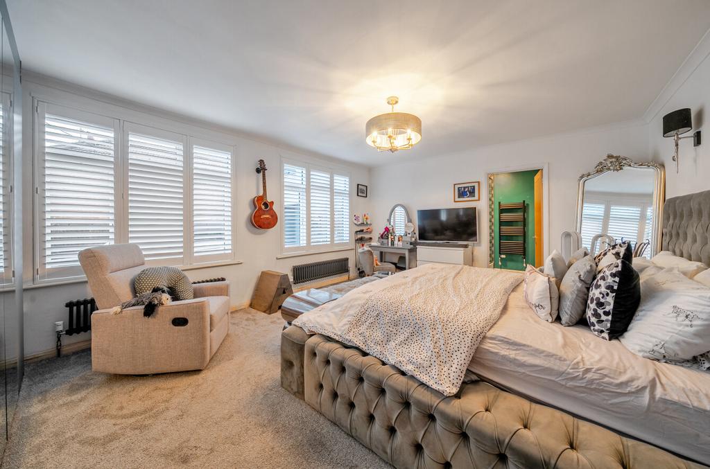 1387030 31 693184...