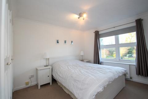 undefined, Hamble, SO31