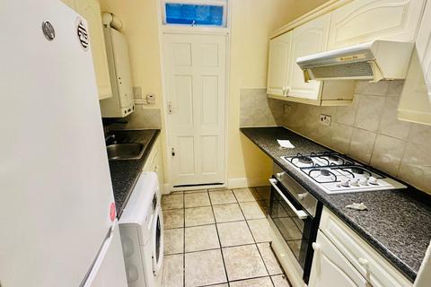 undefined, BEAUTIFUL 2 BED FLAT | NEWLY DONE UP |  AVAILABLE NOW , London E10