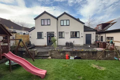 Radfield Drive, Off Rooley Crescent, Bradford, BD6