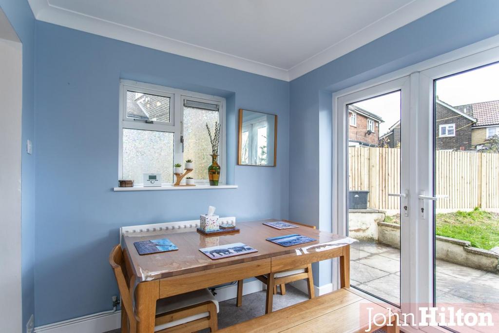 Sandhurst Avenue21.jpg