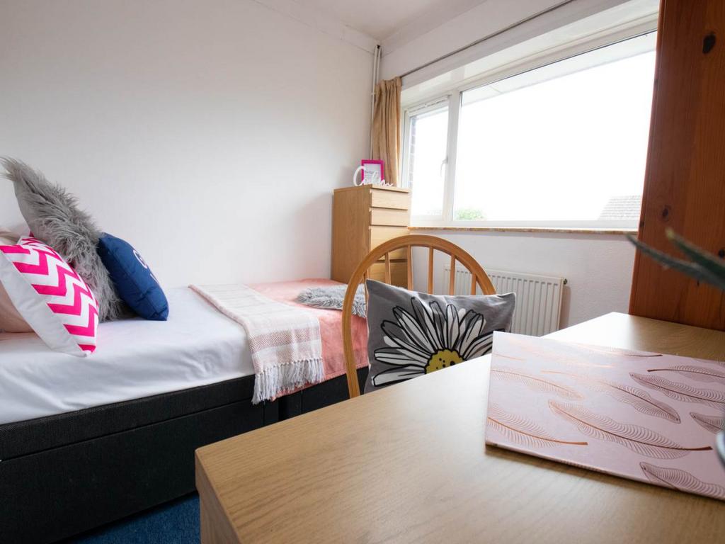 15 Crossways Canterb