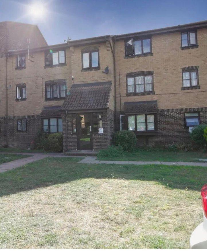 2-Bedroom Ground Floor Flat – Conway Gardens, G