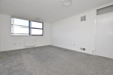 2 bedroom flat to rent, Thorndon Court, Great Warley