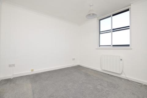 2 bedroom flat to rent, Thorndon Court, Great Warley