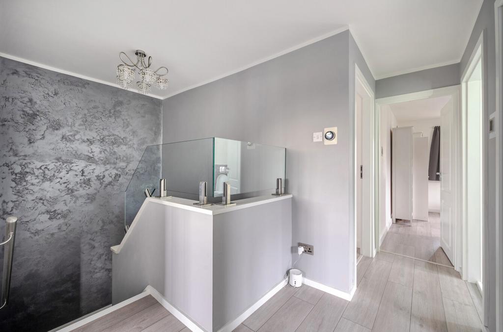 1387732 28 693186...