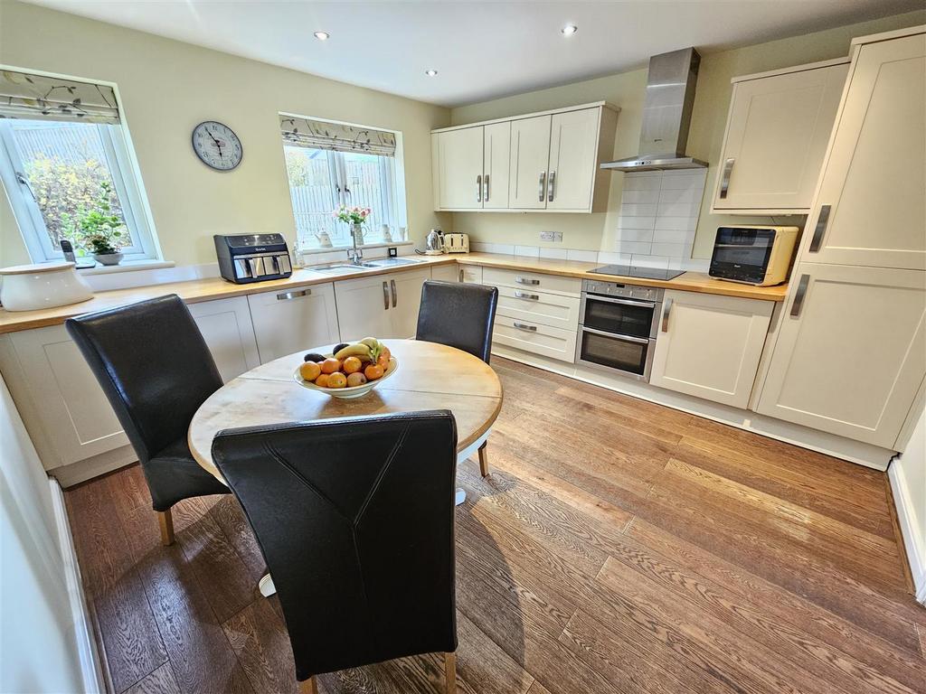 Kitchen Breakfast.jpg