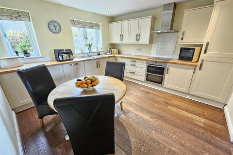 4 bedroom link detached house for sale, Philpott Lane, Tavistock