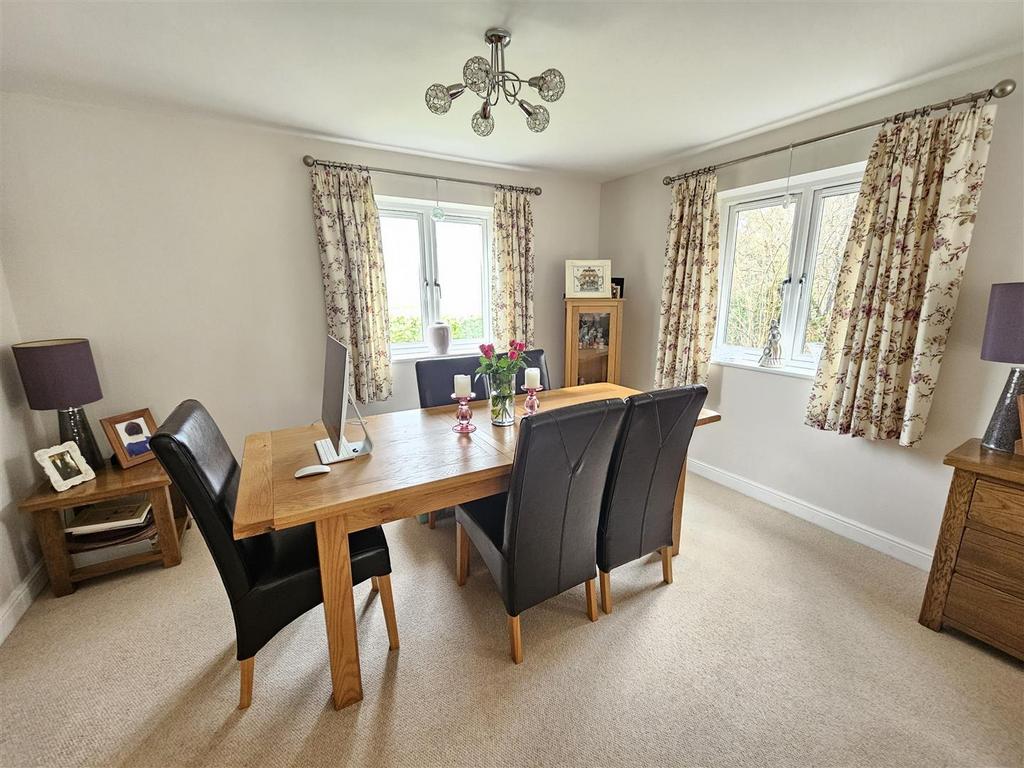 Dining area.jpg
