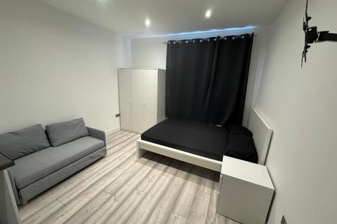 1 bedroom flat to rent, Cranbrook Road, Ilford, IG6