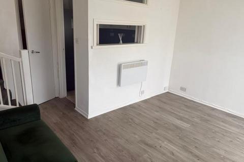 1 bedroom house to rent, Rolvenden Place, Tottenham