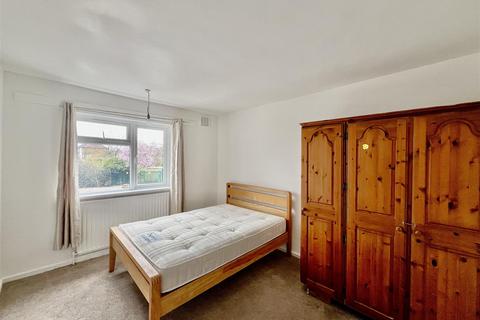undefined, Westbrook Road, Heston TW5