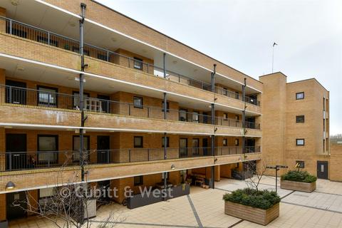 2 bedroom apartment for sale, London Road, Wallington, Surrey