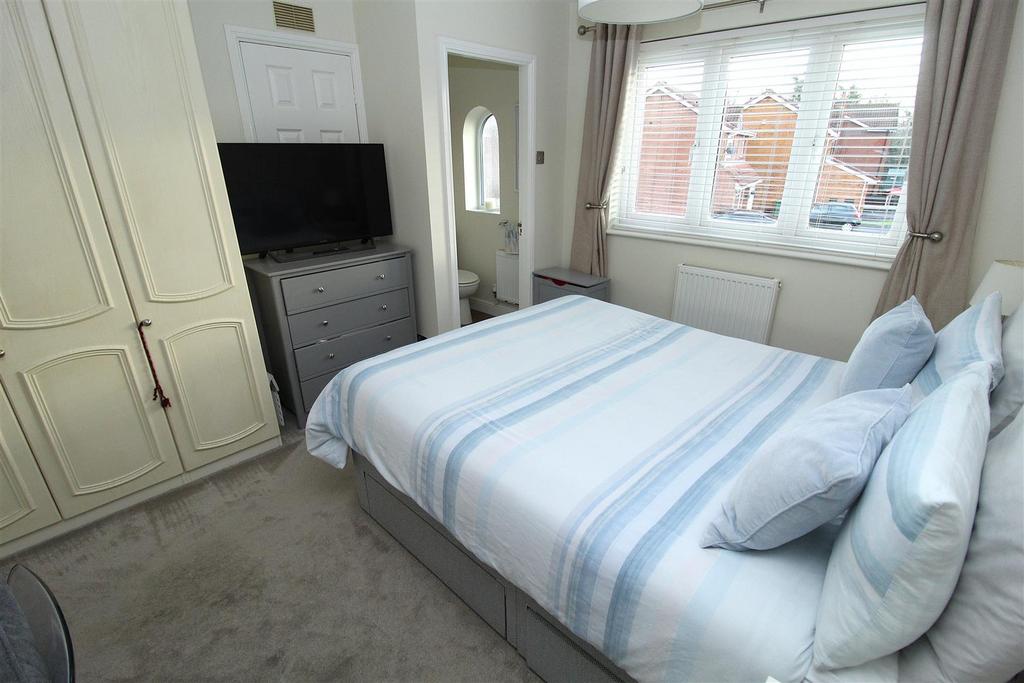 Bed1a.JPG