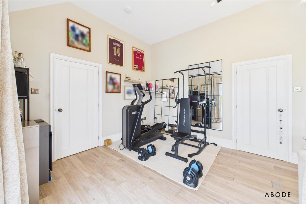 CAM01882 G0-PR0237-STILL022.jpg