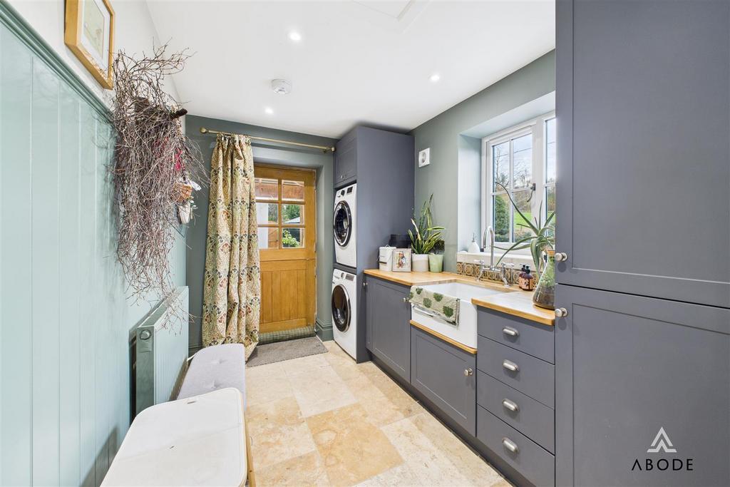 CAM01882 G0-PR0237-STILL015.jpg