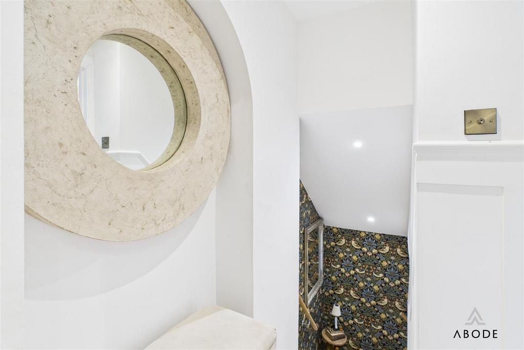 CAM01882 G0-PR0240-STILL008.jpg