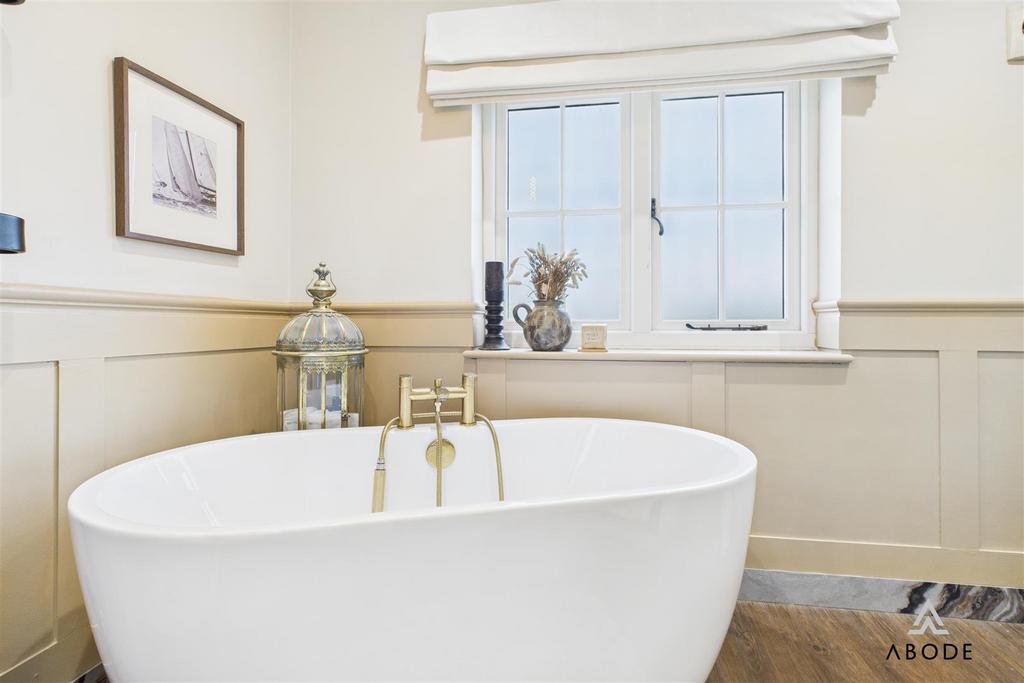 CAM01882 G0-PR0240-STILL016.jpg