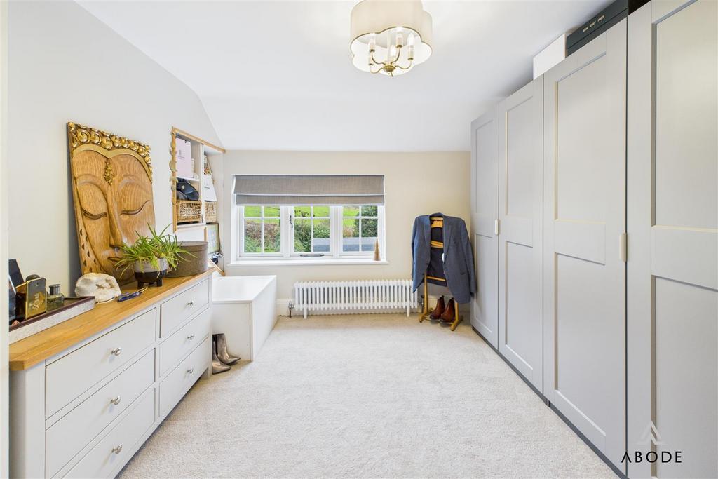 CAM01882 G0-PR0240-STILL009.jpg