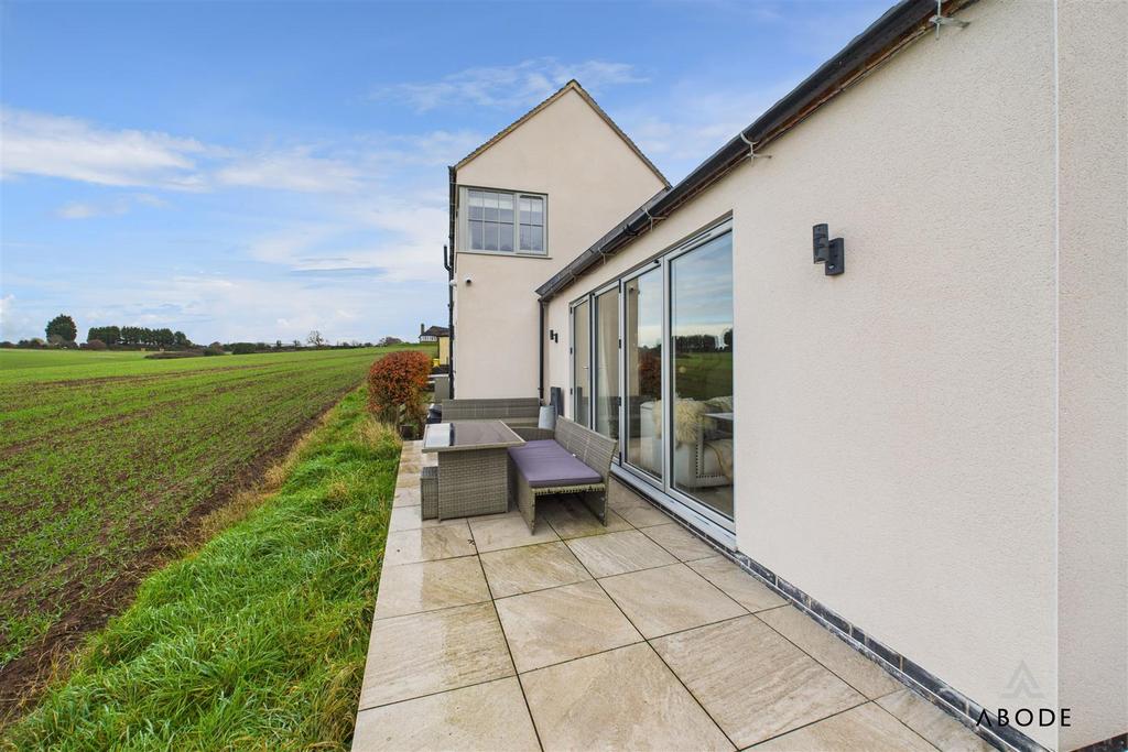 CAM01882 G0-PR0237-STILL012.jpg