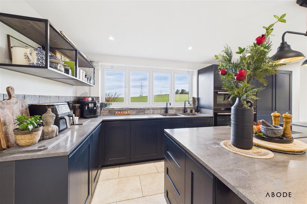 CAM01882 G0-PR0237-STILL031.jpg