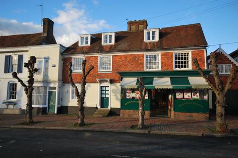 2 bedroom flat to rent, High Stree, Burwash