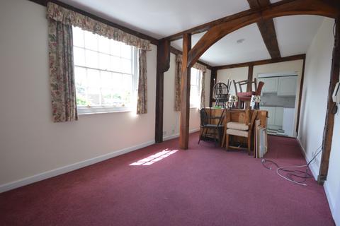 2 bedroom flat to rent, High Stree, Burwash