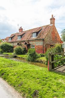 undefined, Characterful Victorian Cottage in South Creake