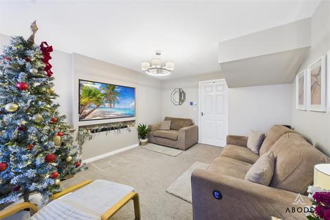 undefined, Gilliver Close, Burton-On-Trent DE14