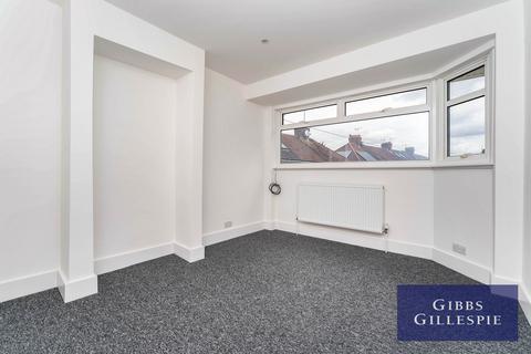 3 bedroom terraced house to rent, Orchard Close, Denham, Uxbridge, UB9