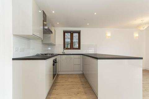 2 bedroom detached house to rent, Matrimony Place, Clapham