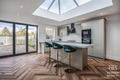 5 bedroom house for sale, Mawney Road, Romford, RM7