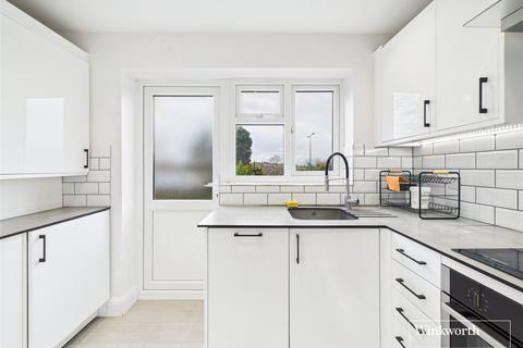 2 bedroom ground floor flat for sale, Edgeworth Close, London NW4