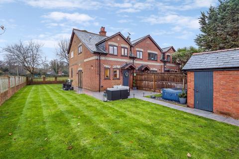 3 bedroom end of terrace house for sale, Burchetts Green Road, Maidenhead SL6