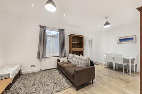 3 bedroom end of terrace house to rent, Wulfstan Street, W12