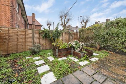 3 bedroom end of terrace house to rent, Wulfstan Street, W12
