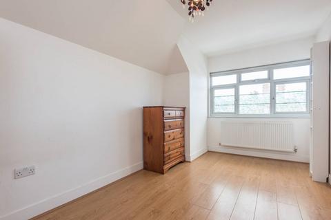 undefined, Crest Court, Hendon, London, NW4