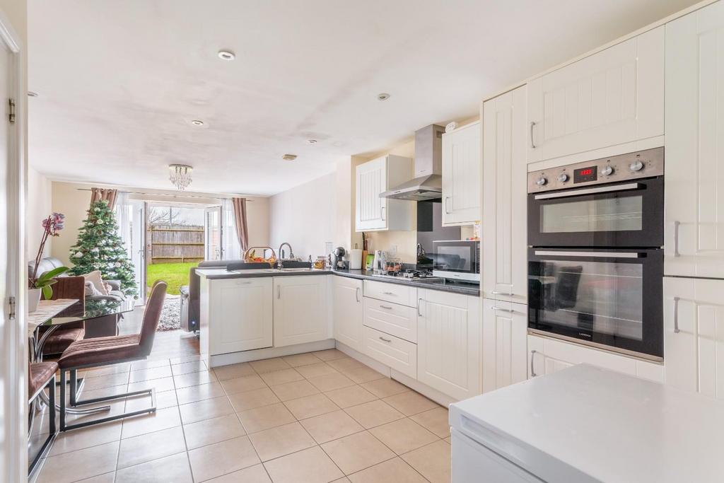 Westview Close-8.jpg