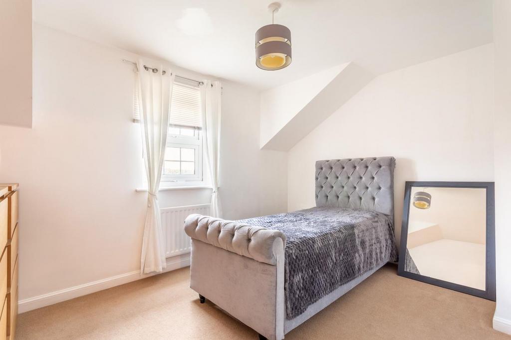 Westview Close-1.jpg