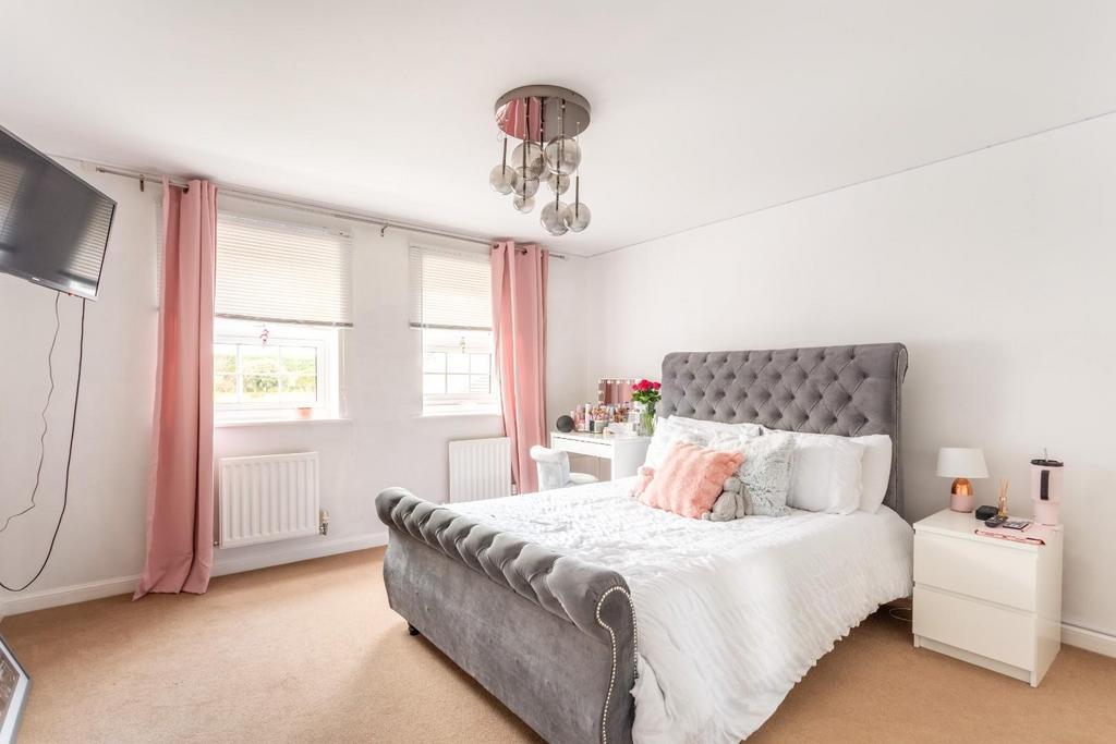 Westview Close-4.jpg