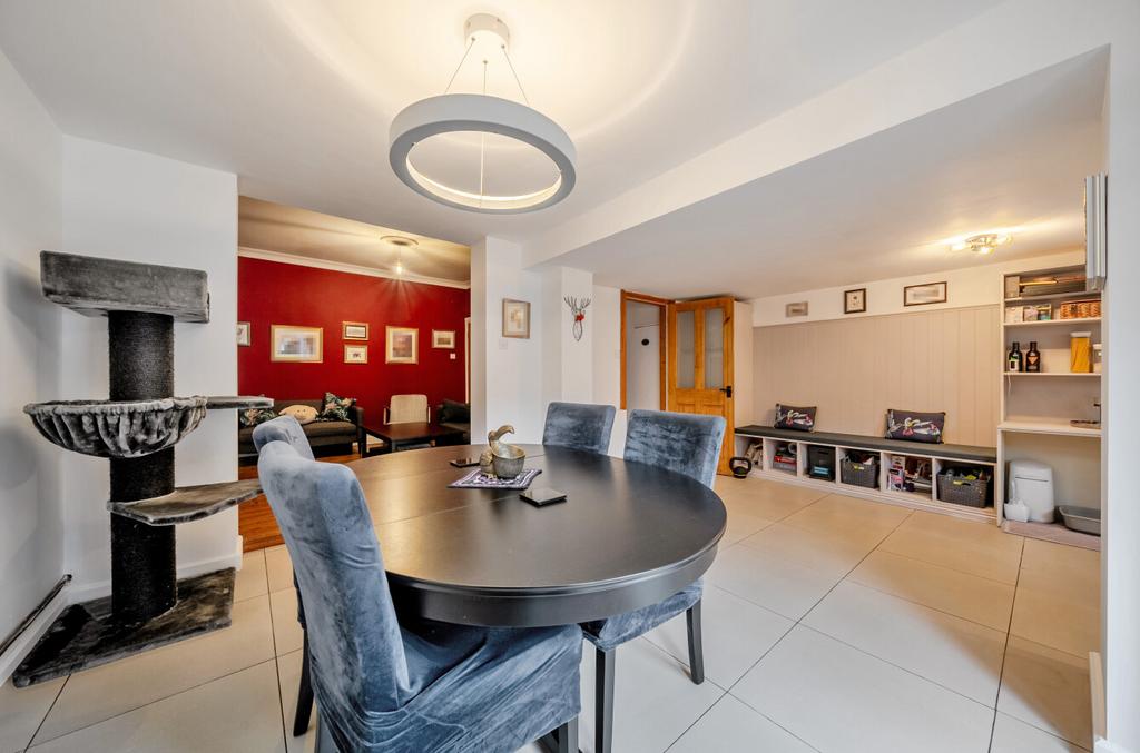 1386733-11-6932e3...