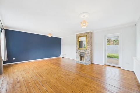 undefined, Parsons Mead, East Molesey