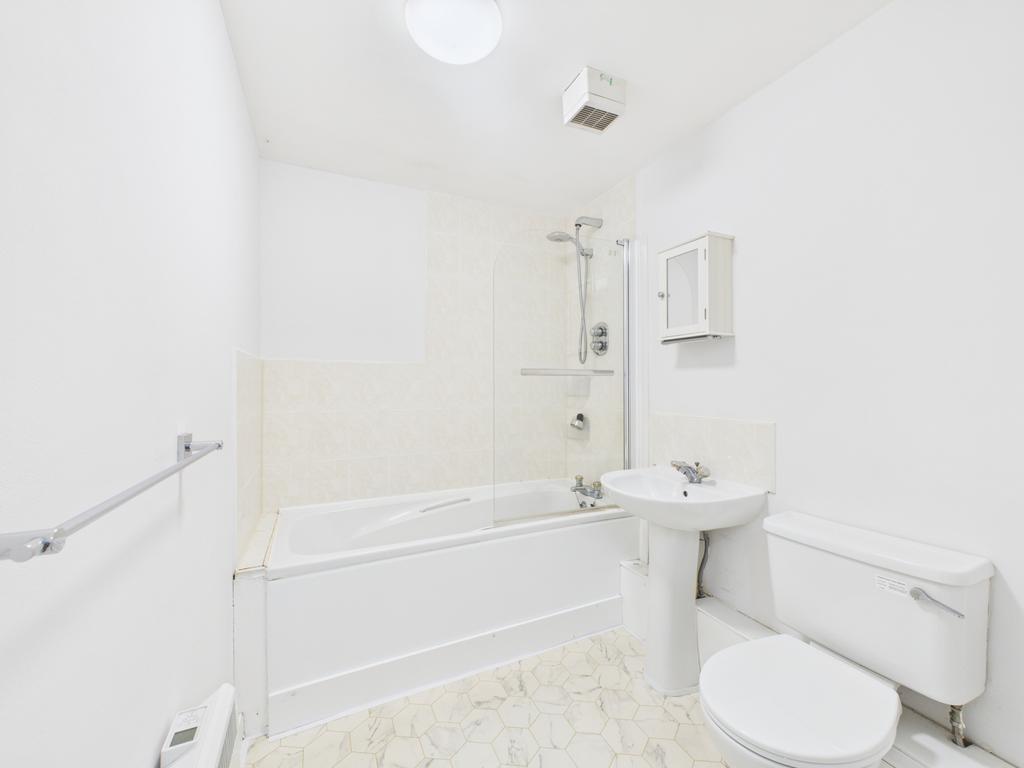 Cam03062 g0 pr0209 still006