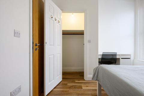 2 bedroom flat to rent, 74 Queens Road, Jesmond NE2