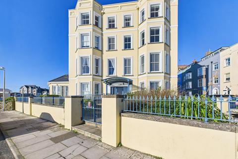3 bedroom flat for sale, Esplanade, Tenby, SA70