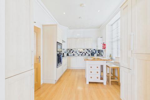 3 bedroom flat for sale, Esplanade, Tenby, SA70