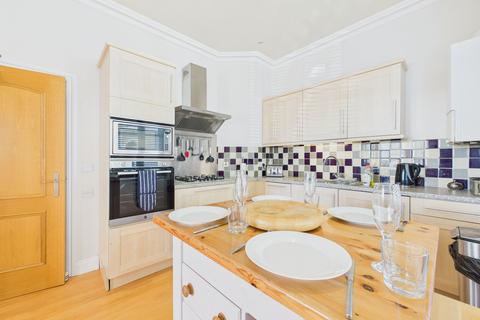 3 bedroom flat for sale, Esplanade, Tenby, SA70
